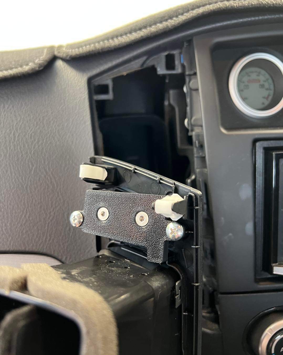 UHF Hand Piece Mount magnetic mount