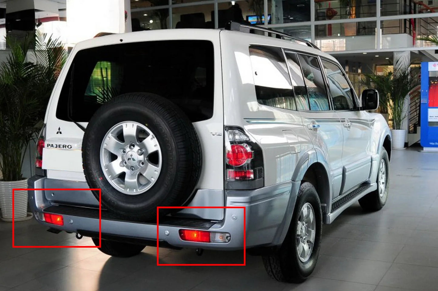 Rear Bumper Reflector Light L&R